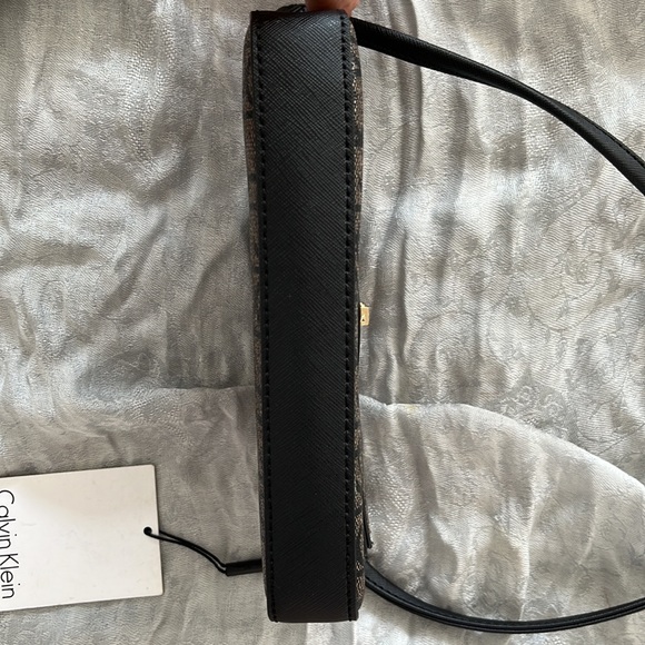 Calvin Klein crossbody bag - Picture 4 of 4